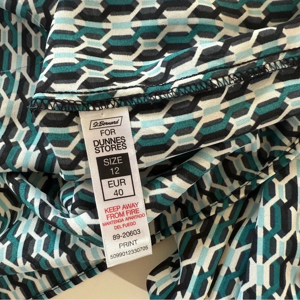 Dunnes Geometric Patterned Blouse - Picture 6 of 6